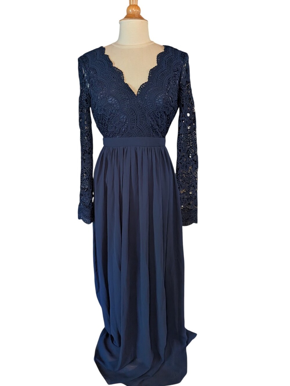 Maniju Blue Lace Floor Length Formal Dress Gown  Scalloped Neckline Size M